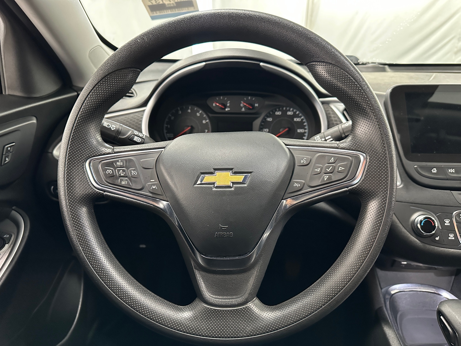 Thumbnail: 2023 Chevrolet Malibu - 5