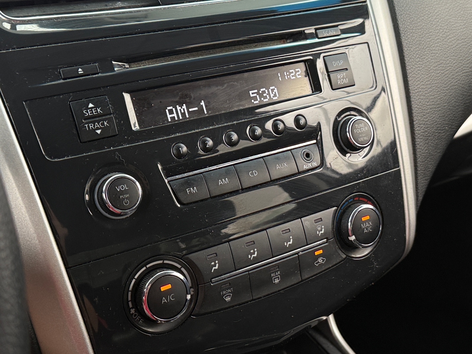 Thumbnail: 2015 Nissan Altima - 4