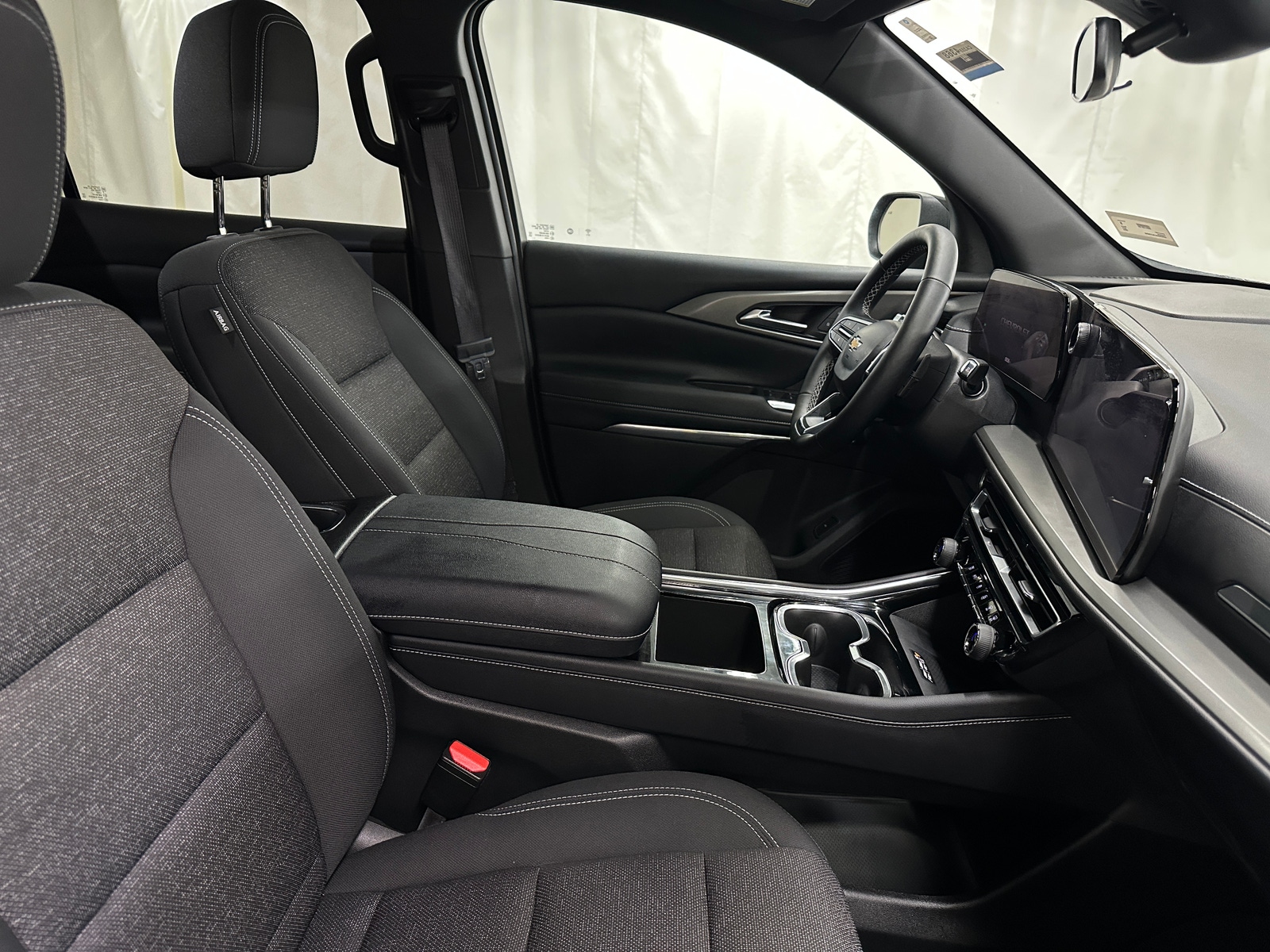 Thumbnail: 2025 Chevrolet Traverse - 2