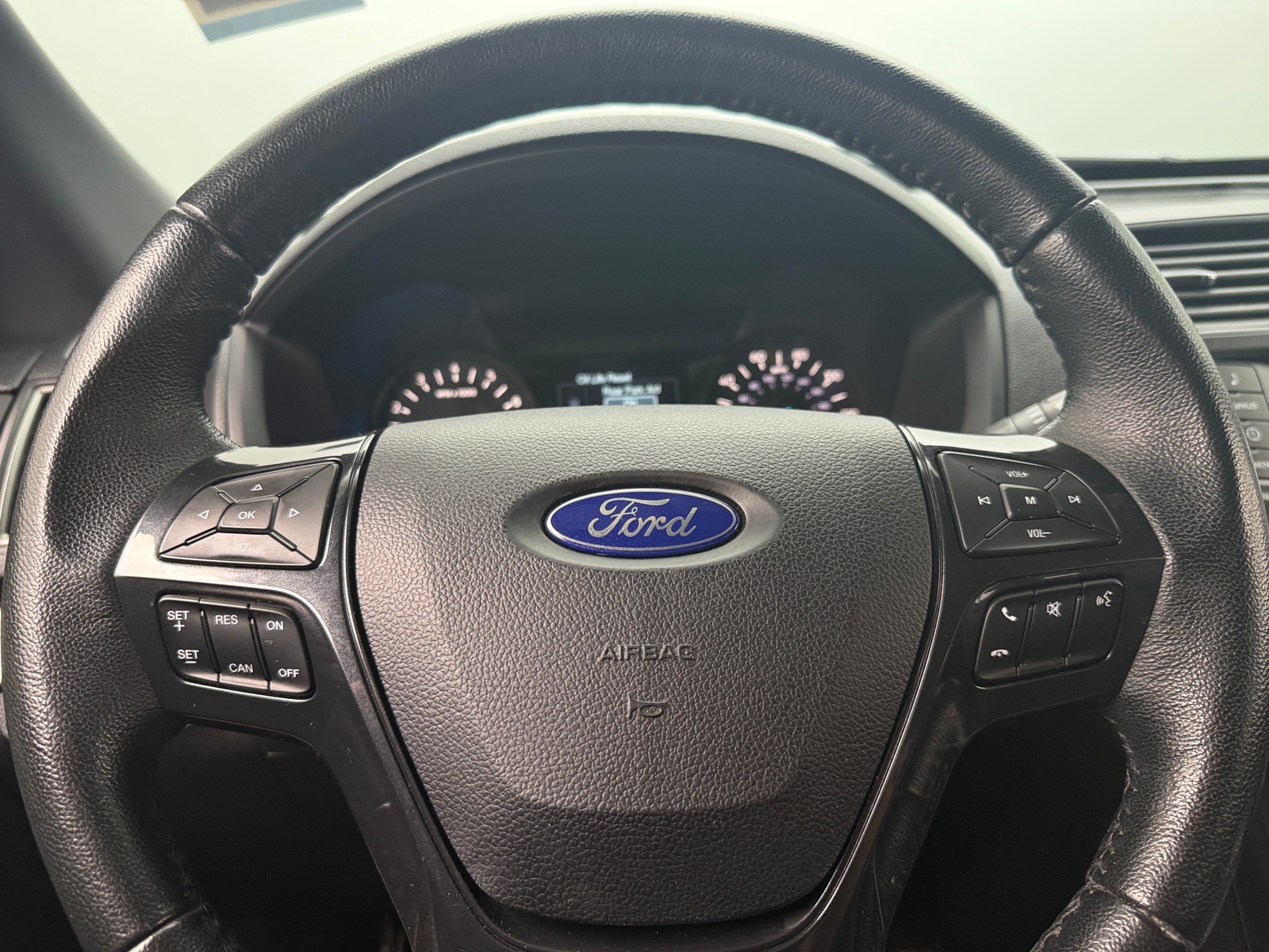Thumbnail: 2019 Ford Explorer - 5