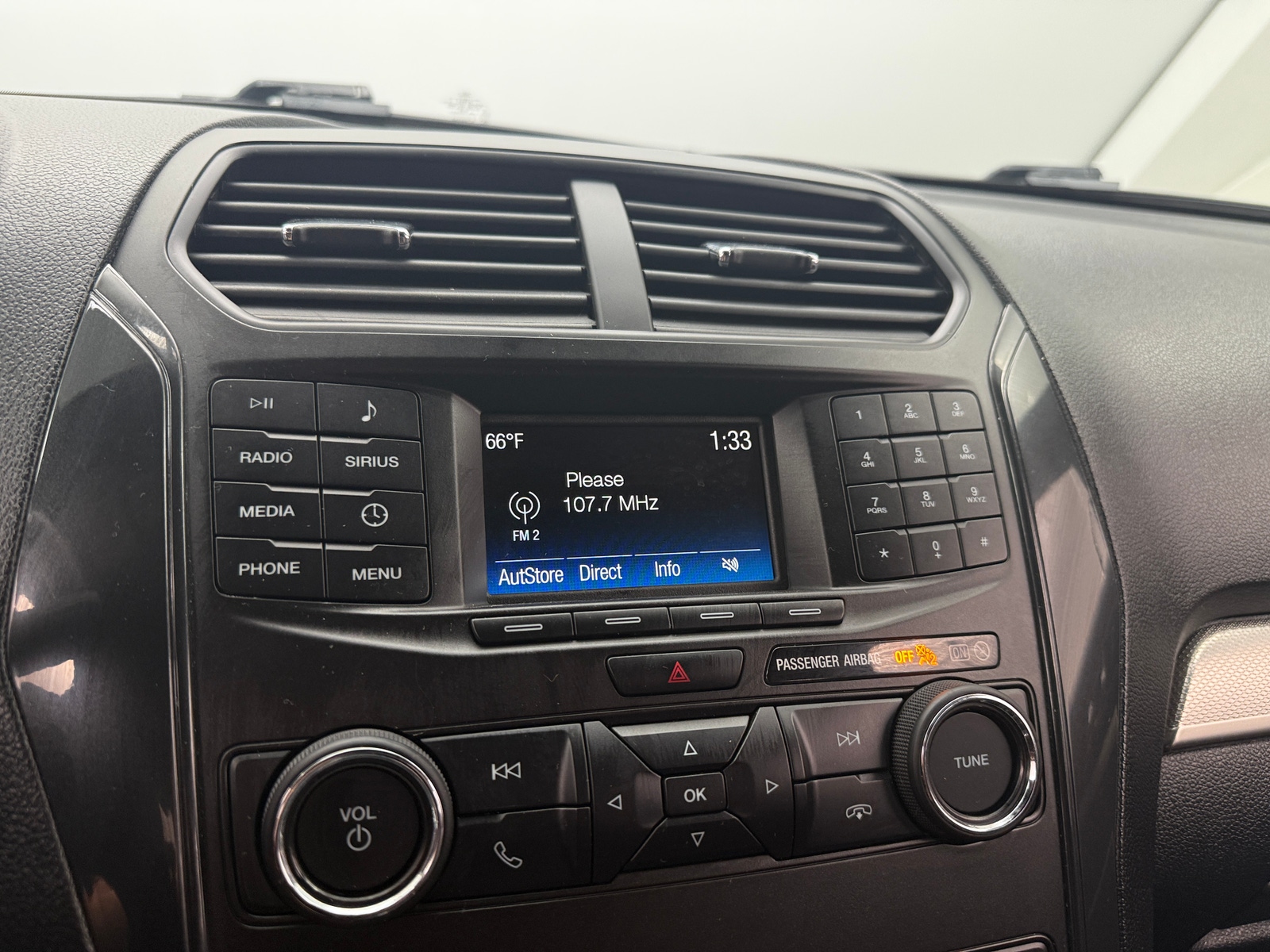 Thumbnail: 2019 Ford Explorer - 4