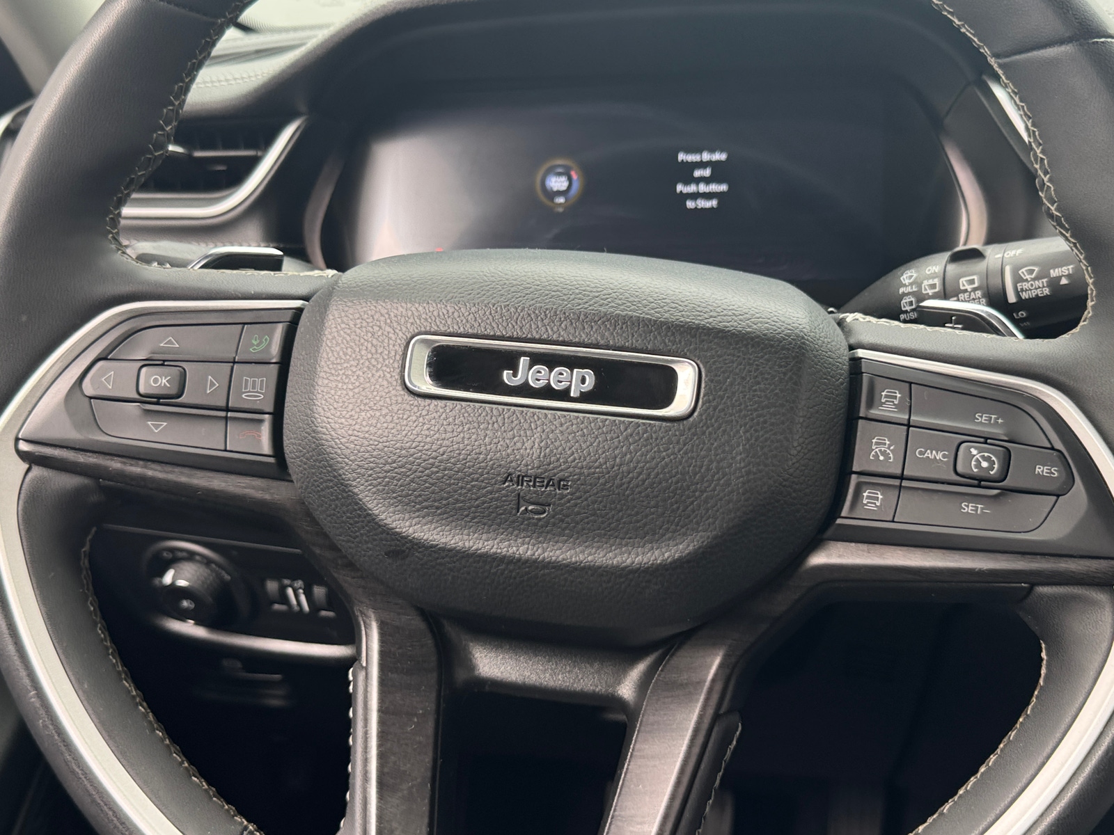 Thumbnail: 2023 Jeep Grand Cherokee - 4