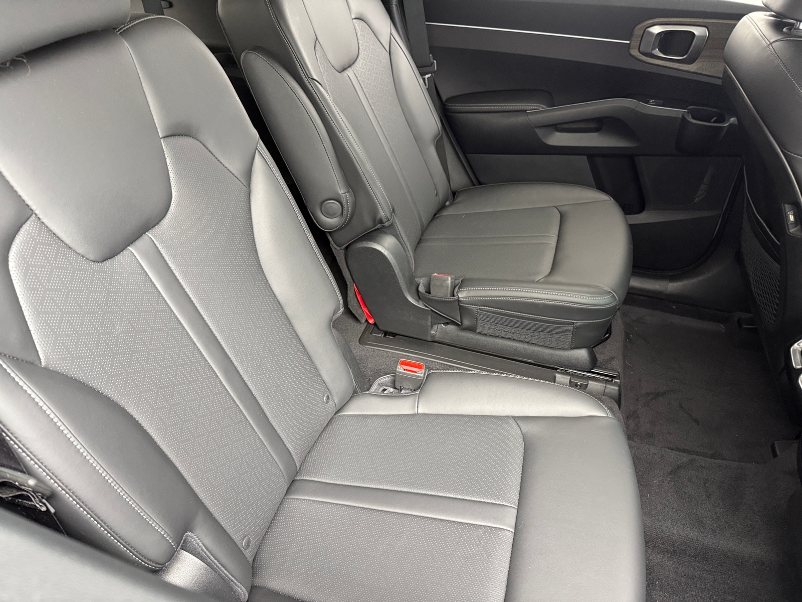 Thumbnail: 2023 Kia Sorento - 5
