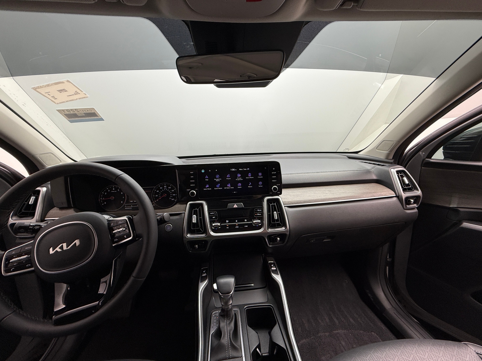 Thumbnail: 2023 Kia Sorento - 2