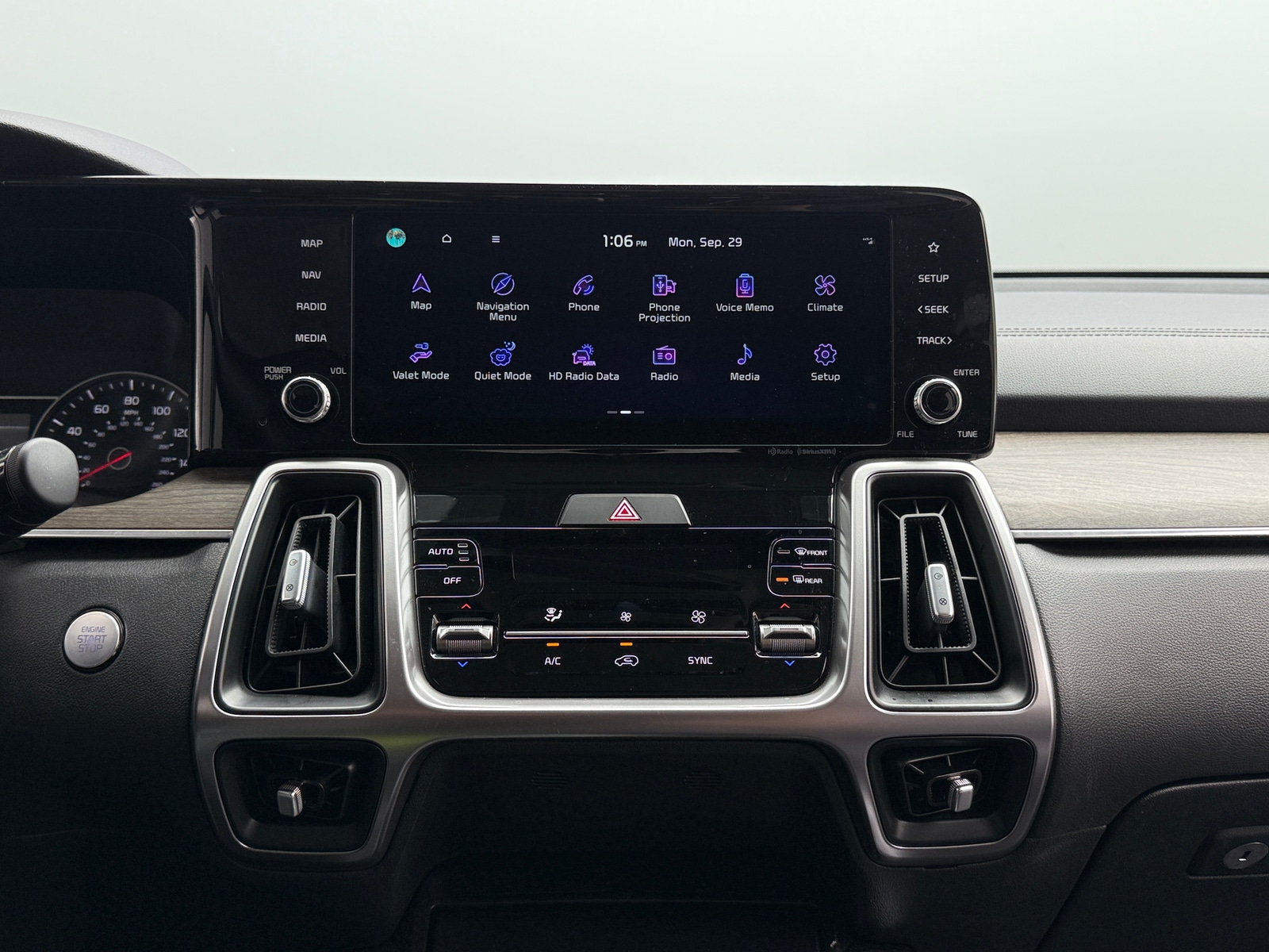 Thumbnail: 2023 Kia Sorento - 3
