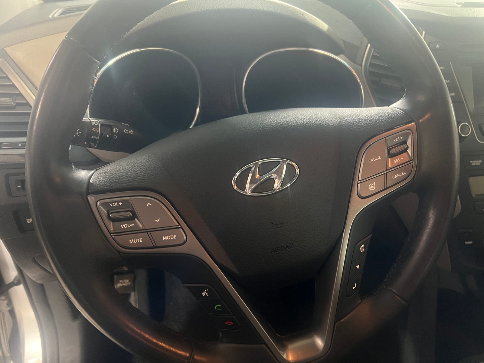 Thumbnail: 2016 Hyundai Santa Fe - 4