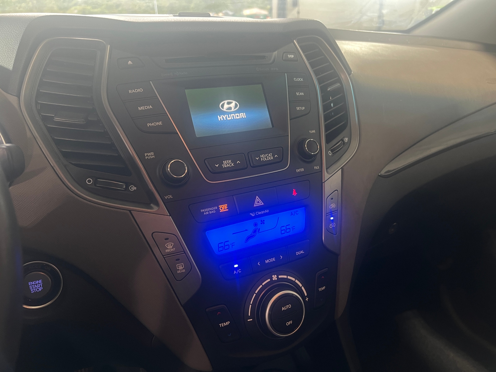 Thumbnail: 2016 Hyundai Santa Fe - 3