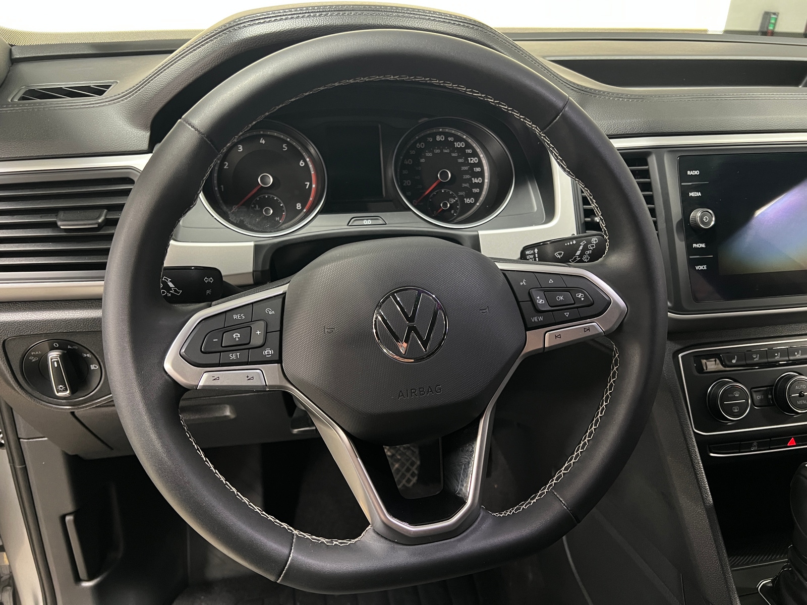 Thumbnail: 2021 Volkswagen Atlas - 4