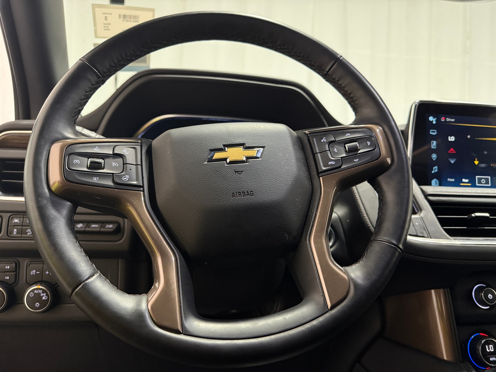 Thumbnail: 2023 Chevrolet Suburban - 4
