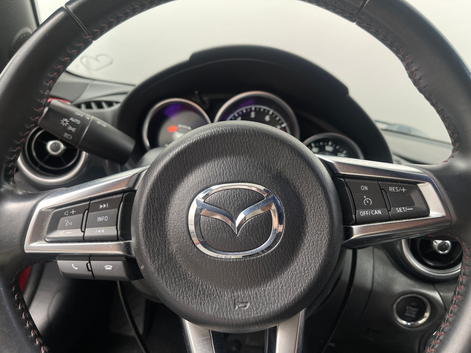 Thumbnail: 2019 Mazda MX-5 Miata - 4