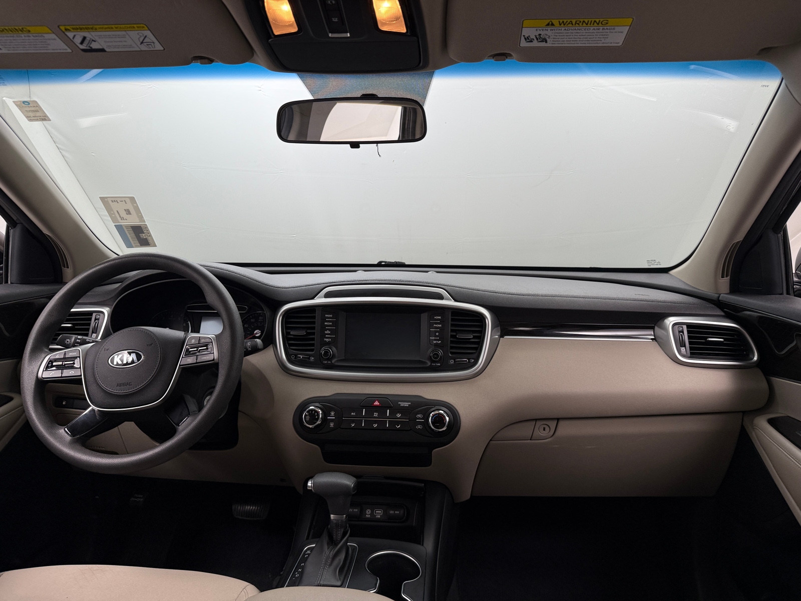 Thumbnail: 2019 Kia Sorento - 3