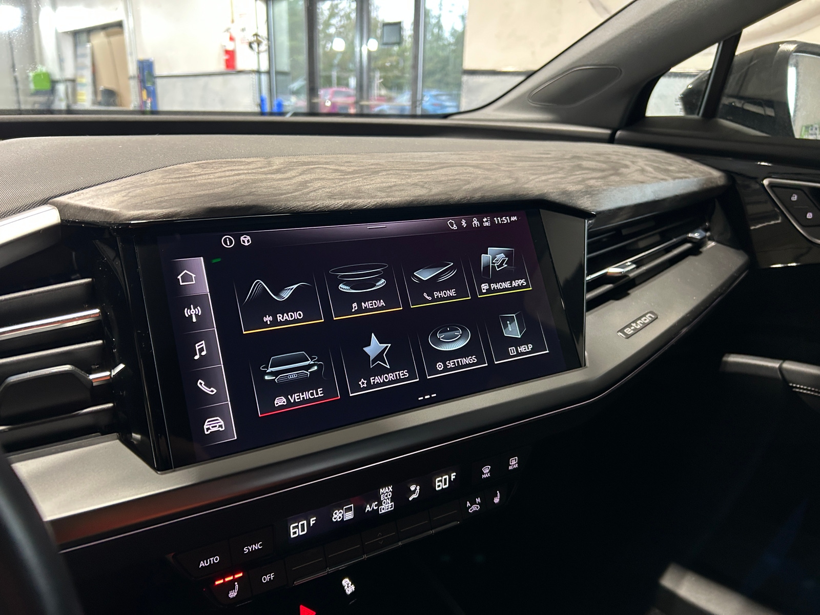 Thumbnail: 2024 Audi Q4 e-tron - 3