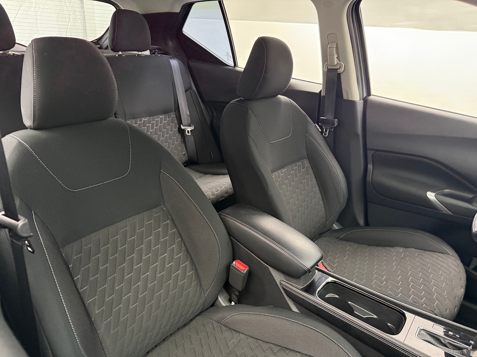 Thumbnail: 2023 Nissan Kicks - 2