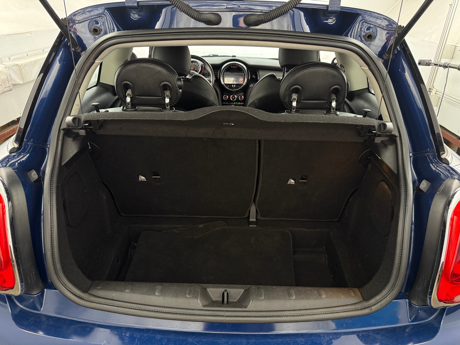 Thumbnail: 2016 MINI Cooper Hardtop - 5