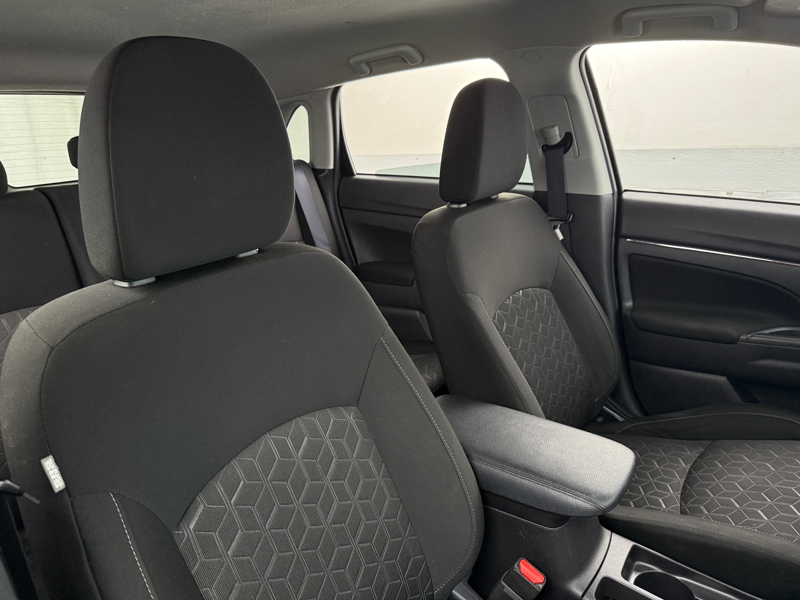 Thumbnail: 2023 Mitsubishi Outlander Sport - 2