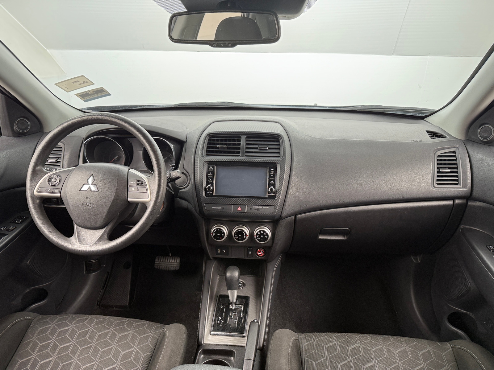 Thumbnail: 2023 Mitsubishi Outlander Sport - 3