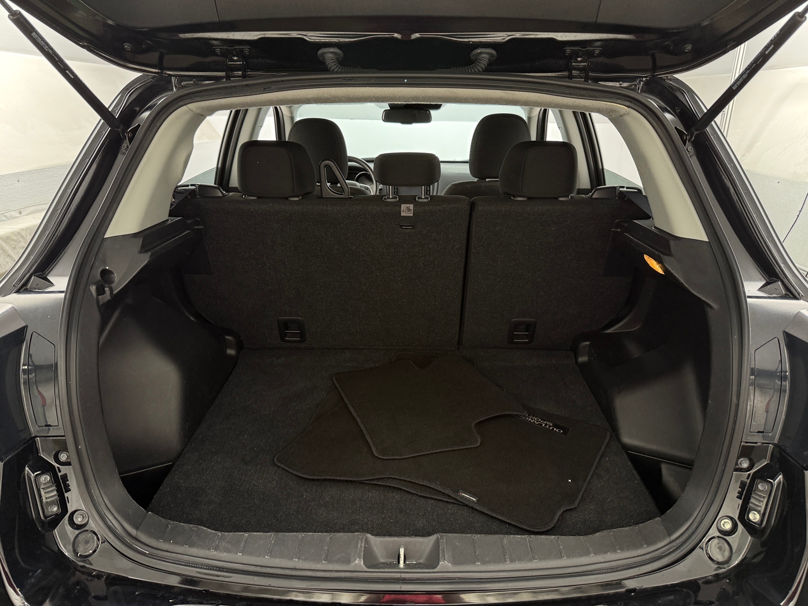 Thumbnail: 2023 Mitsubishi Outlander Sport - 7