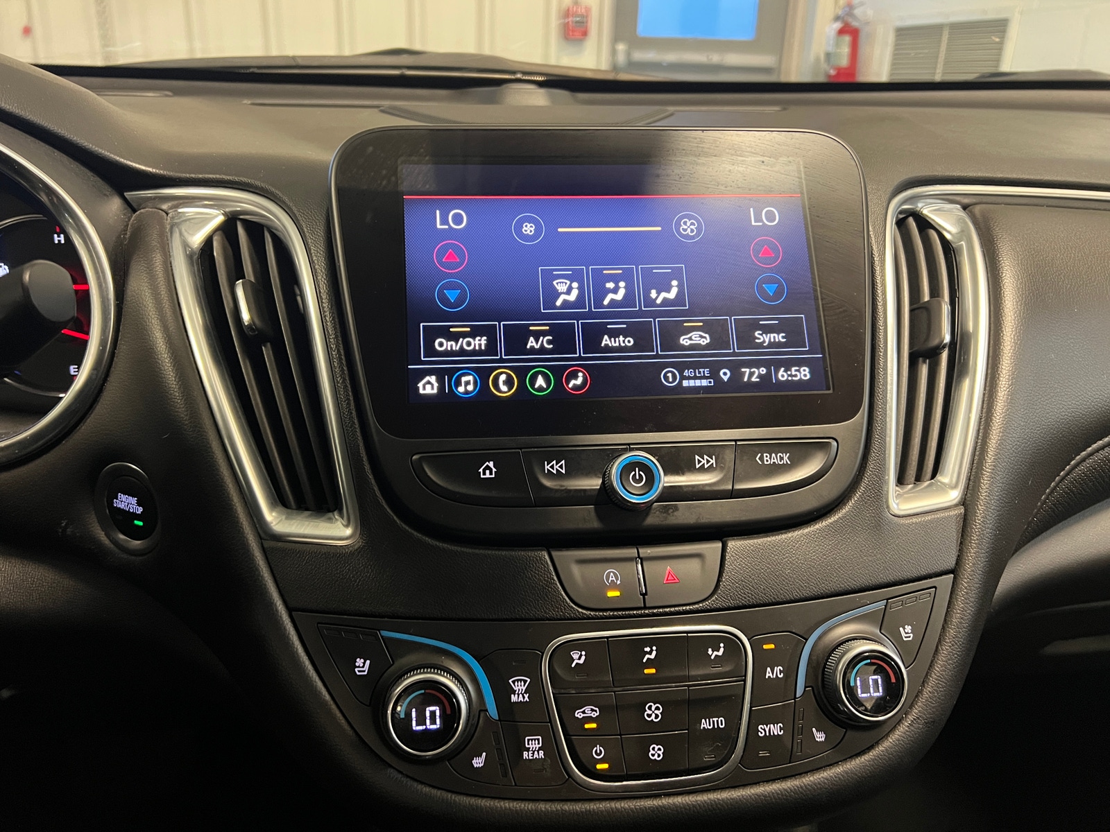 Thumbnail: 2024 Chevrolet Malibu - 3