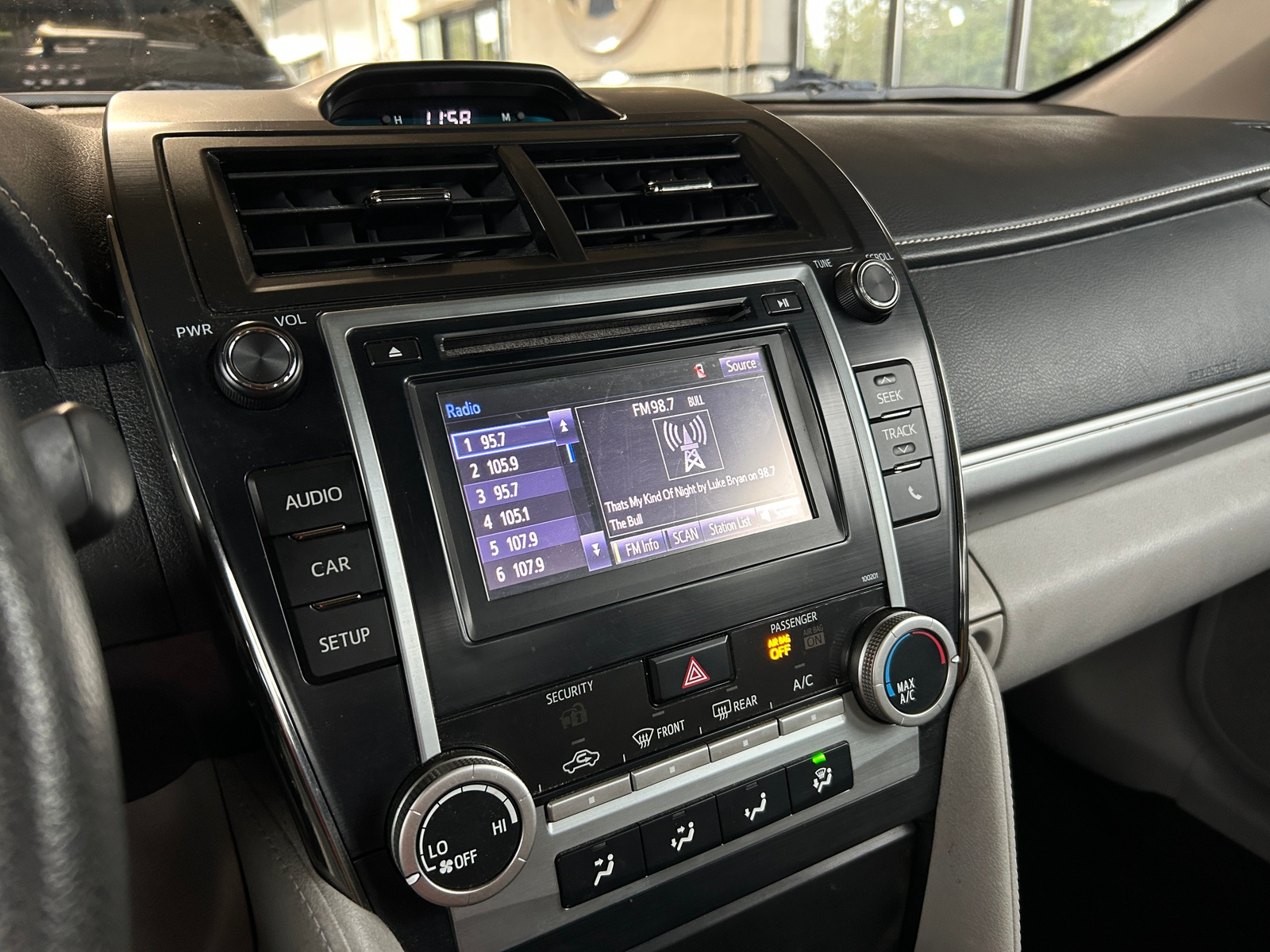 Thumbnail: 2014 Toyota Camry - 4