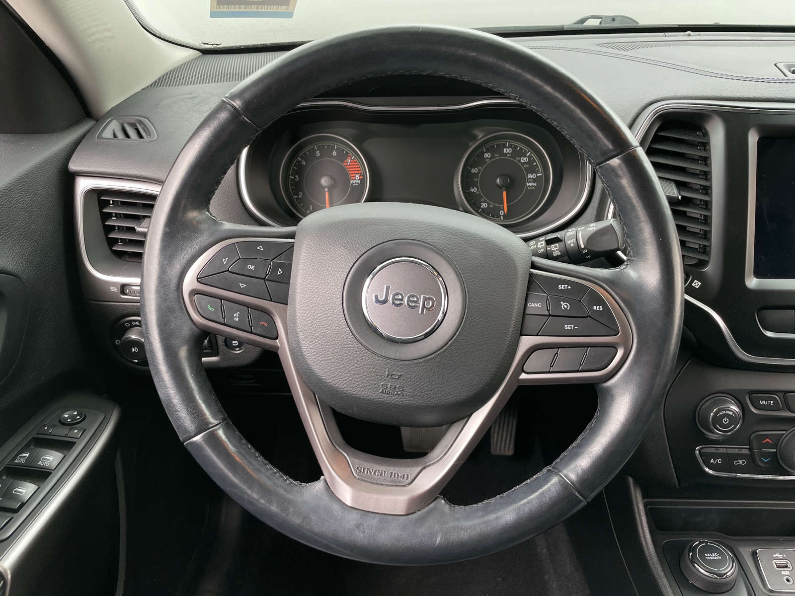 Thumbnail: 2021 Jeep Cherokee - 4