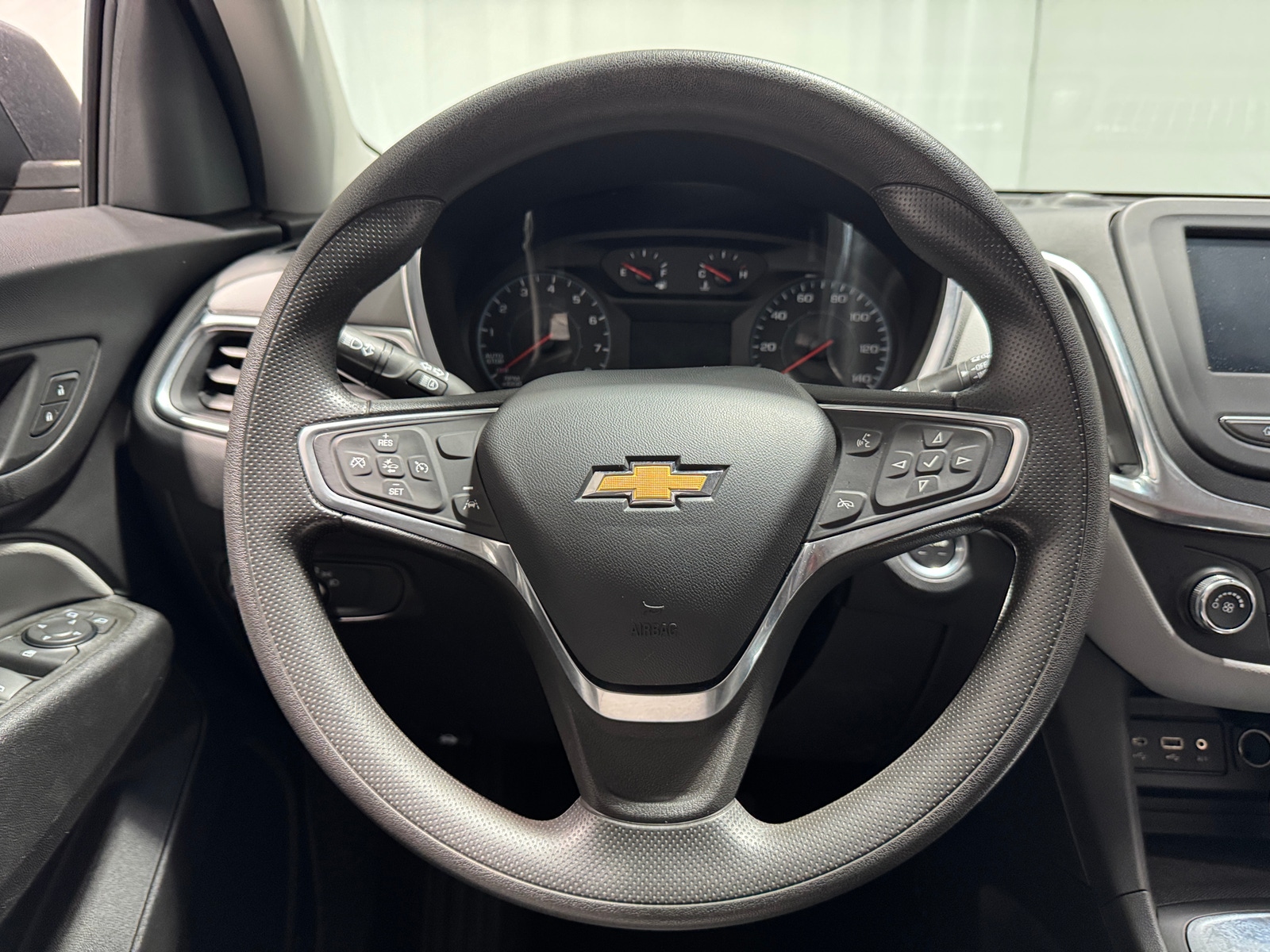 Thumbnail: 2022 Chevrolet Equinox - 5