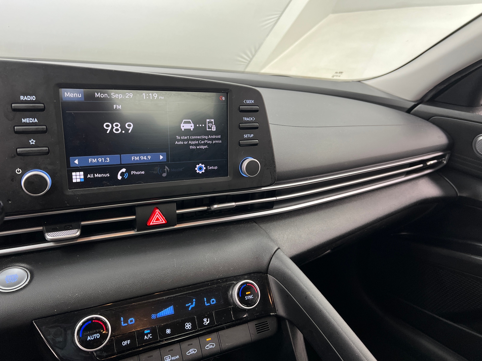 Thumbnail: 2023 Hyundai Elantra - 4