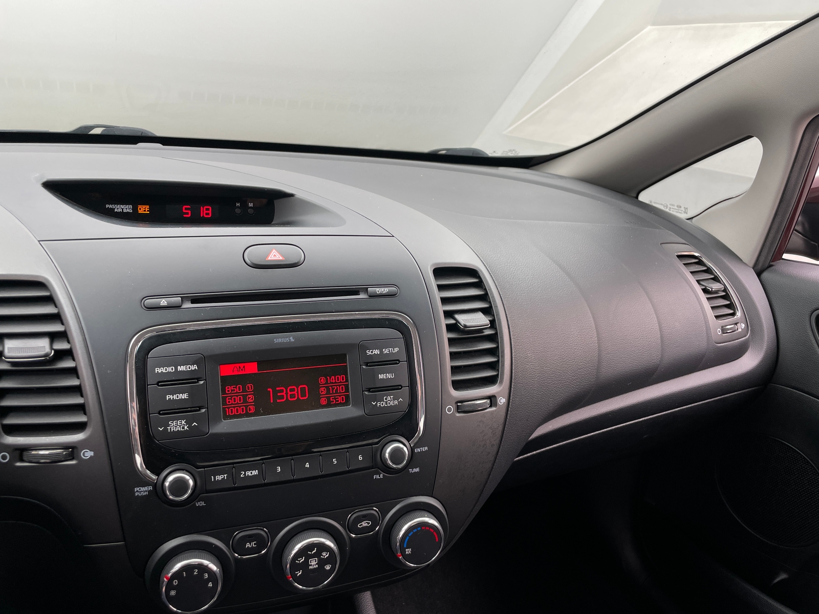 Thumbnail: 2017 Kia Forte - 4