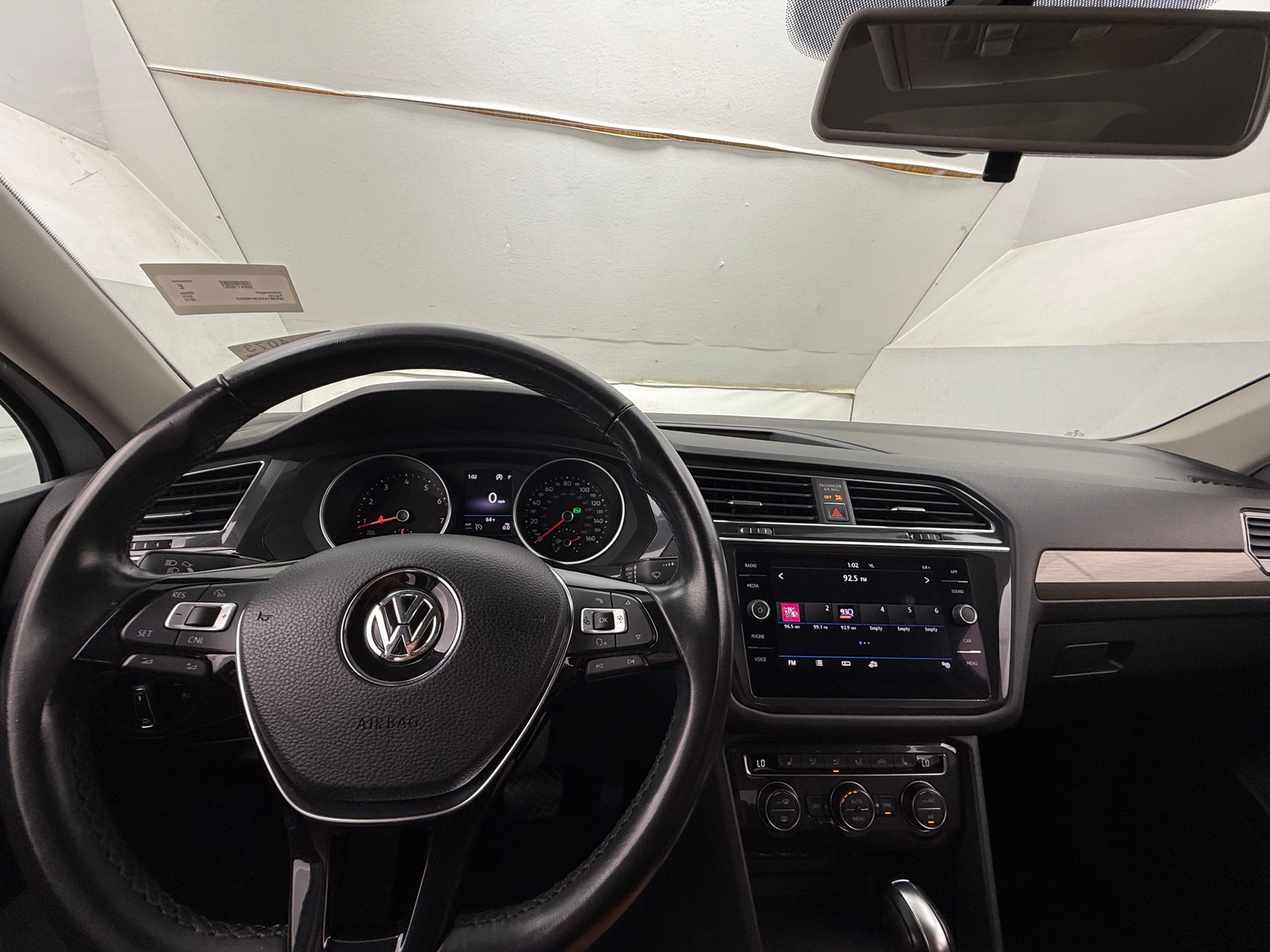 Thumbnail: 2018 Volkswagen Tiguan - 2