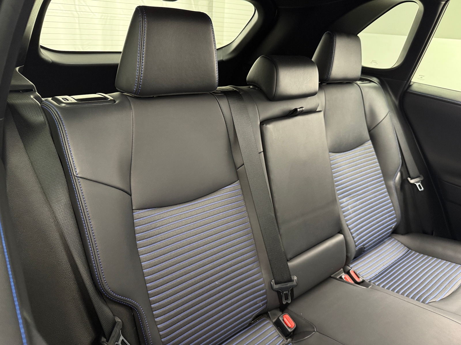 Thumbnail: 2021 Toyota RAV4 - 6