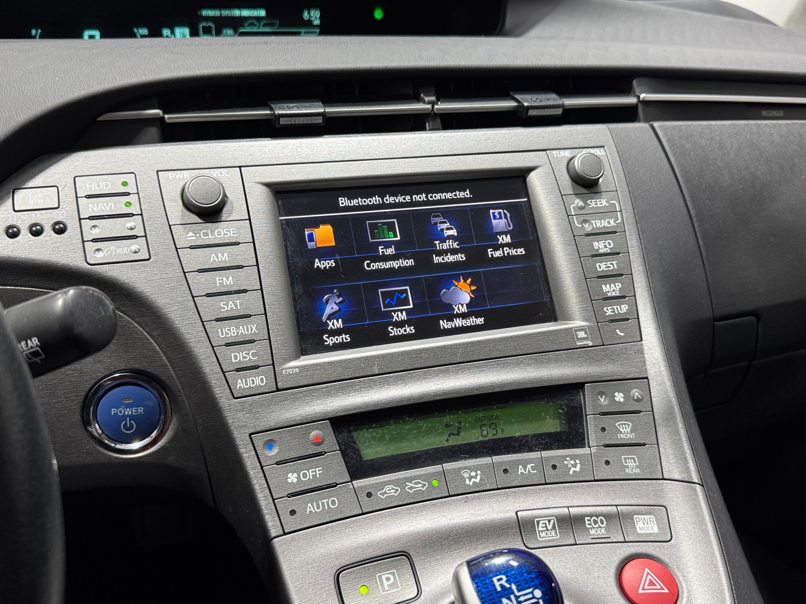 Thumbnail: 2015 Toyota Prius - 3