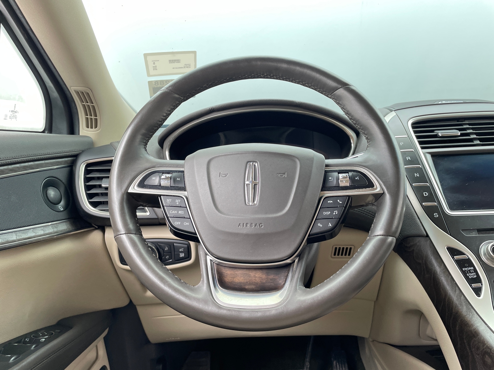 Thumbnail: 2019 Lincoln Nautilus - 4