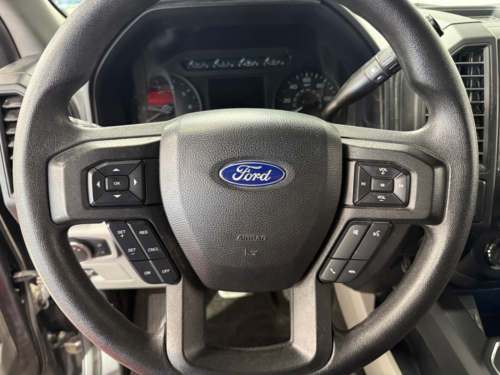 Thumbnail: 2019 Ford Econoline - 5