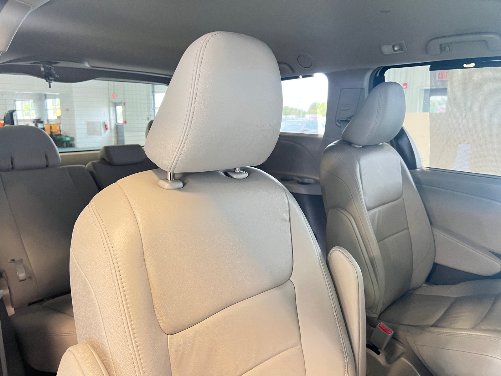 Thumbnail: 2018 Toyota Sienna - 5