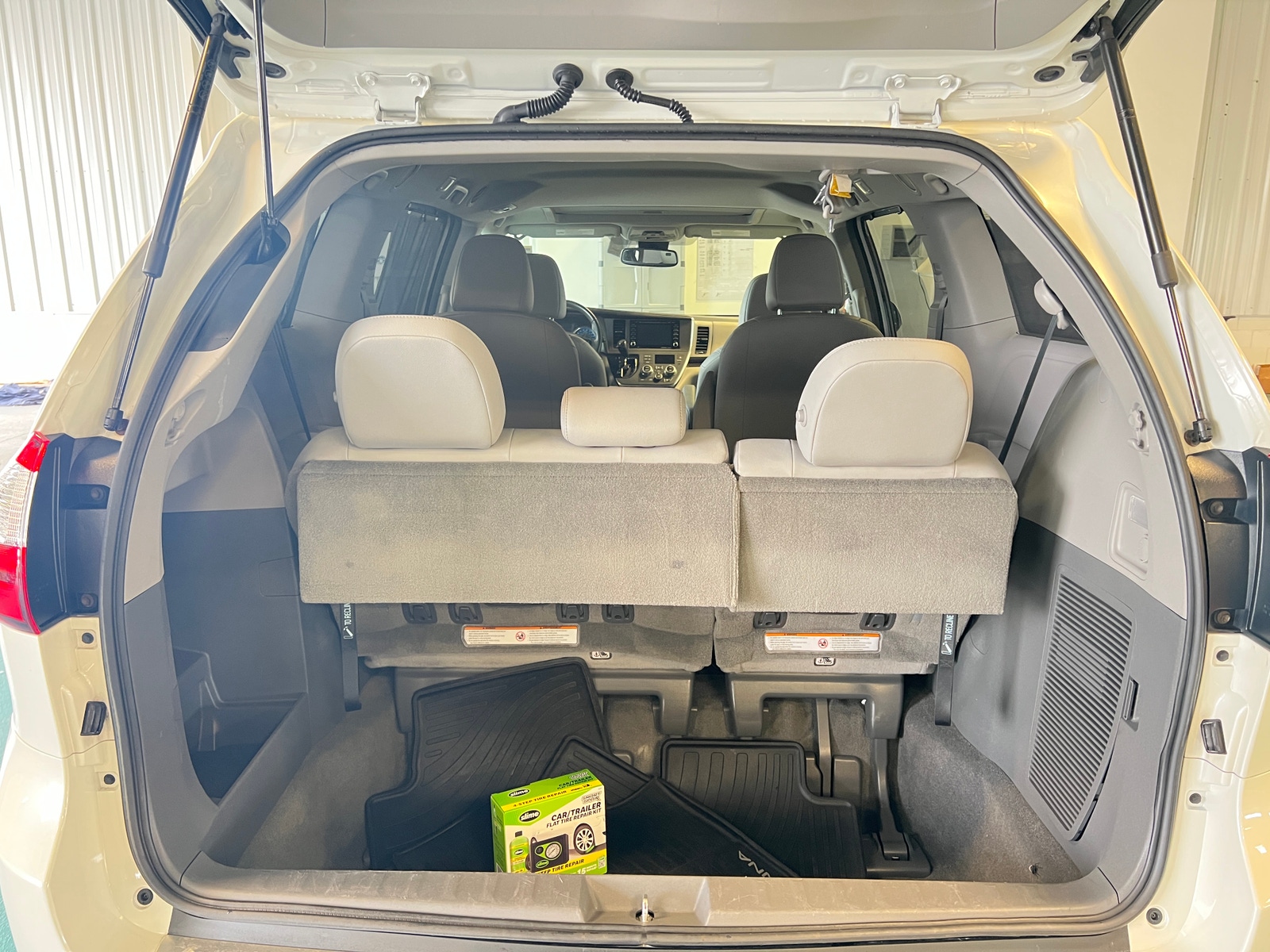 Thumbnail: 2018 Toyota Sienna - 6