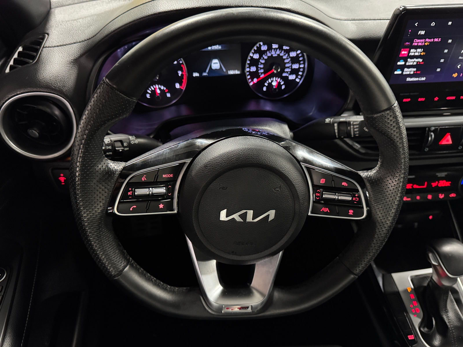 Thumbnail: 2023 Kia Forte - 5