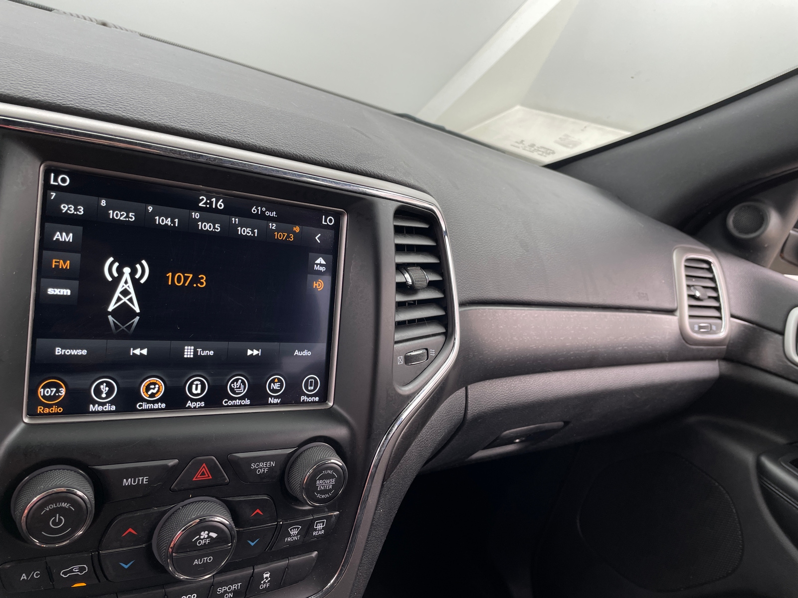 Thumbnail: 2018 Jeep Grand Cherokee - 3