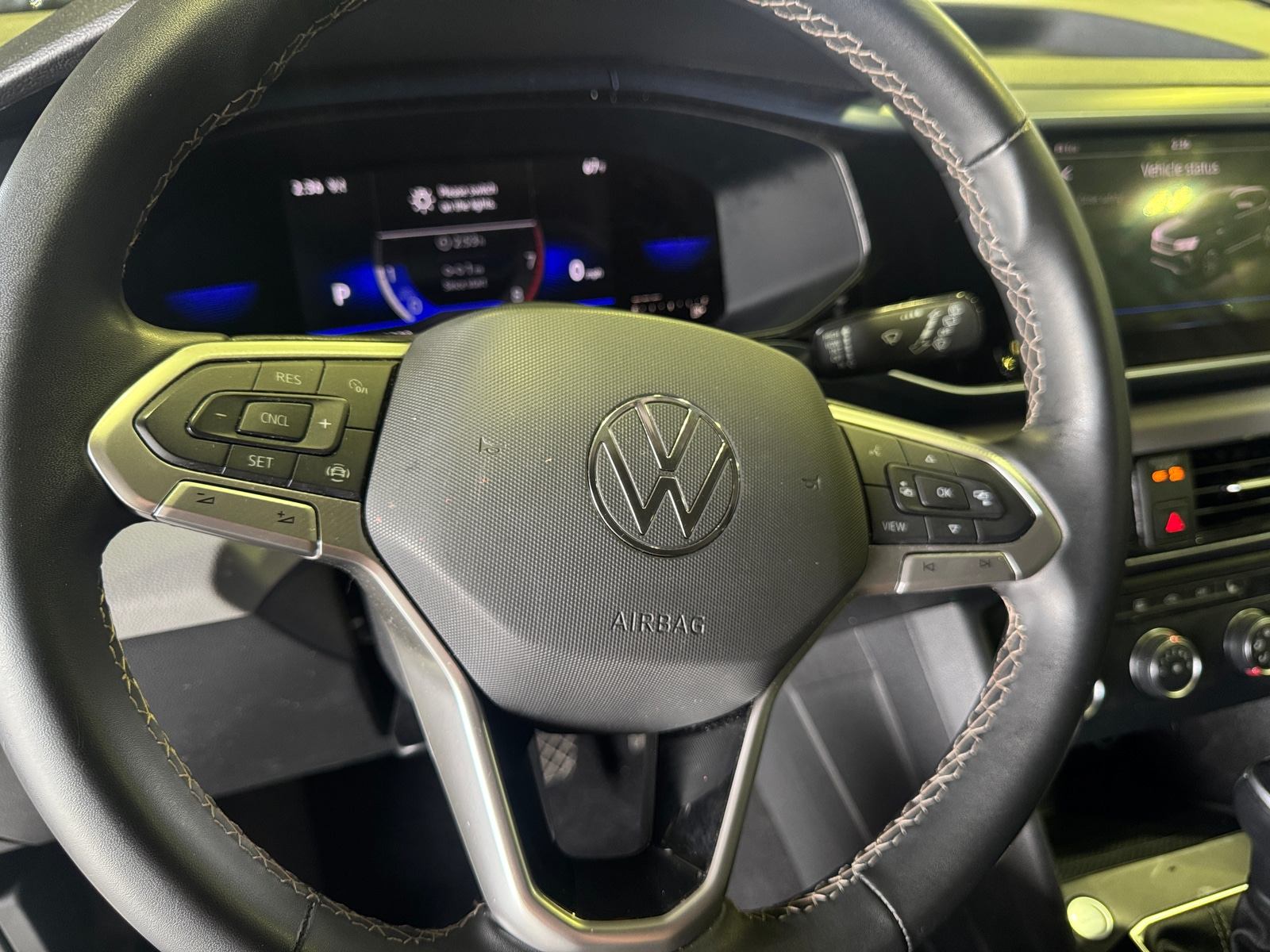 Thumbnail: 2022 Volkswagen Taos - 4