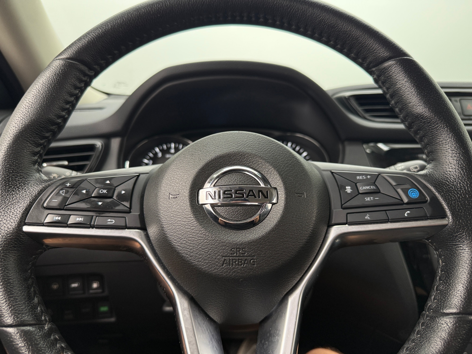 Thumbnail: 2020 Nissan Rogue - 4