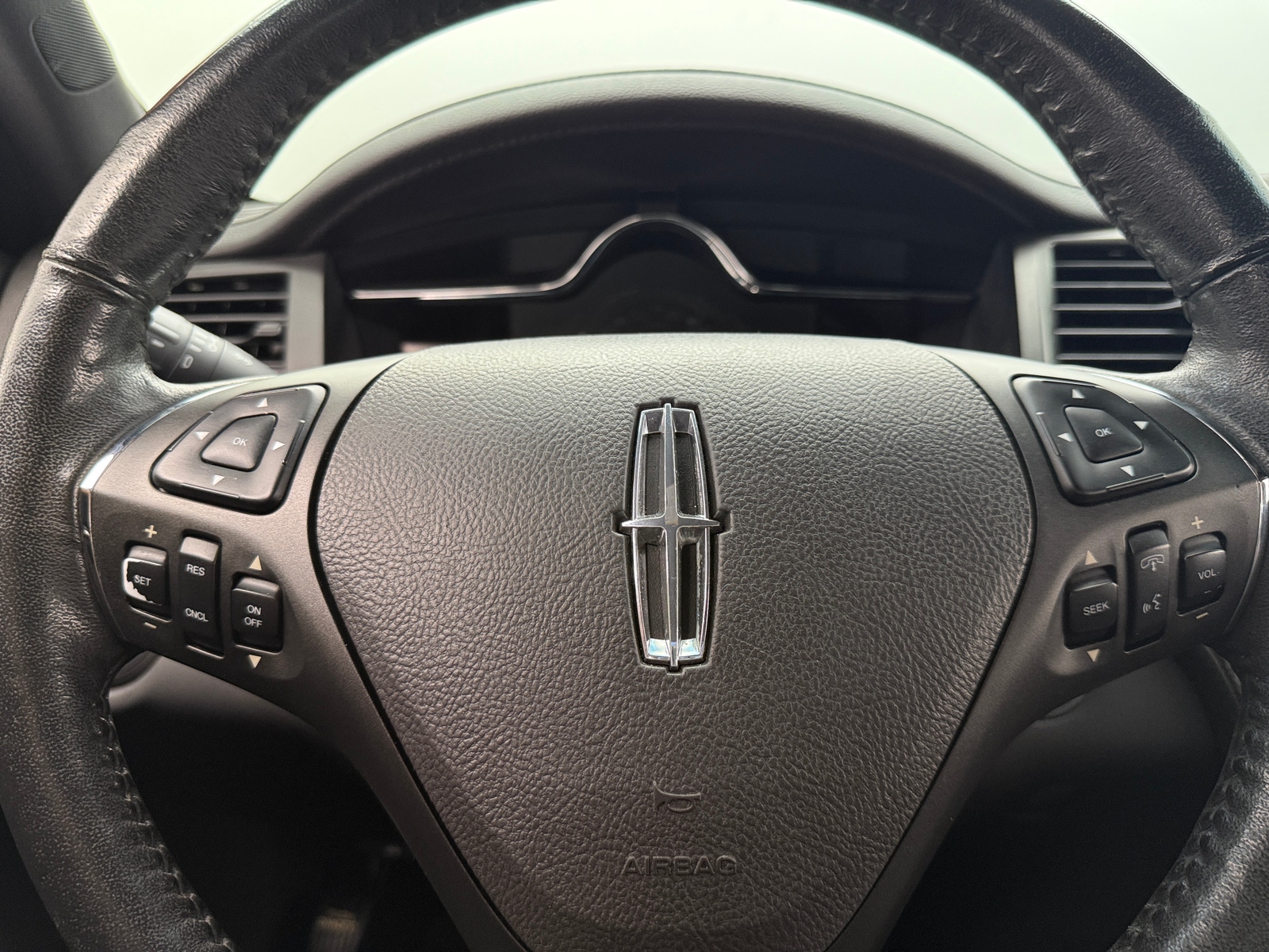 Thumbnail: 2013 Lincoln MKS - 4