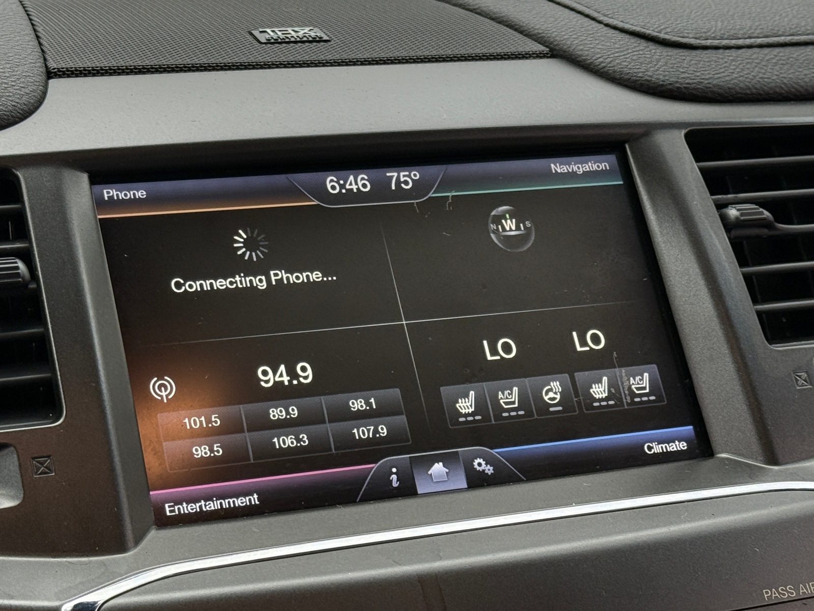 Thumbnail: 2013 Lincoln MKS - 3