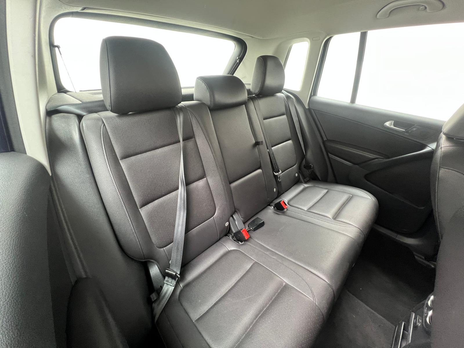 Thumbnail: 2016 Volkswagen Tiguan - 6