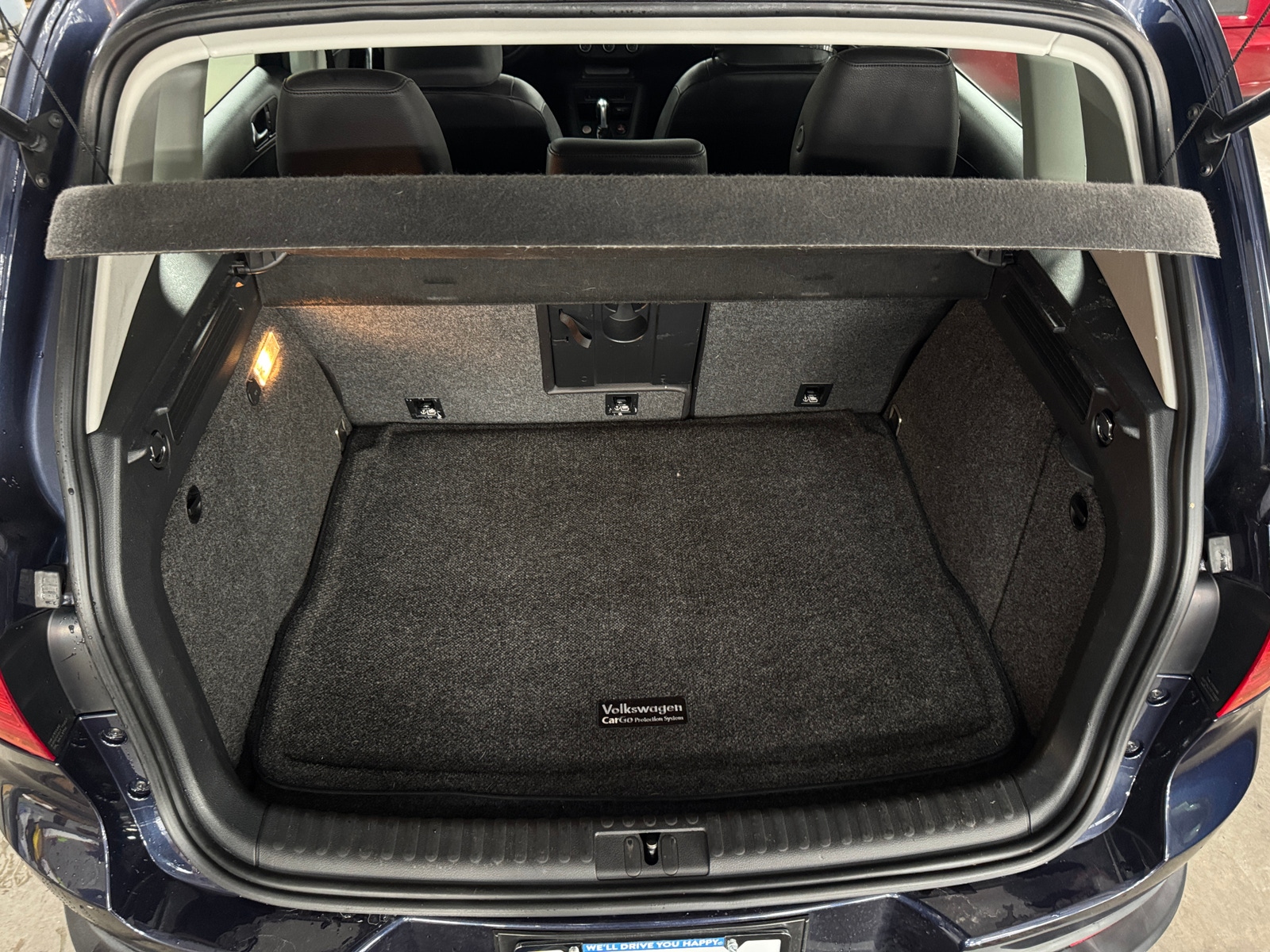 Thumbnail: 2016 Volkswagen Tiguan - 7