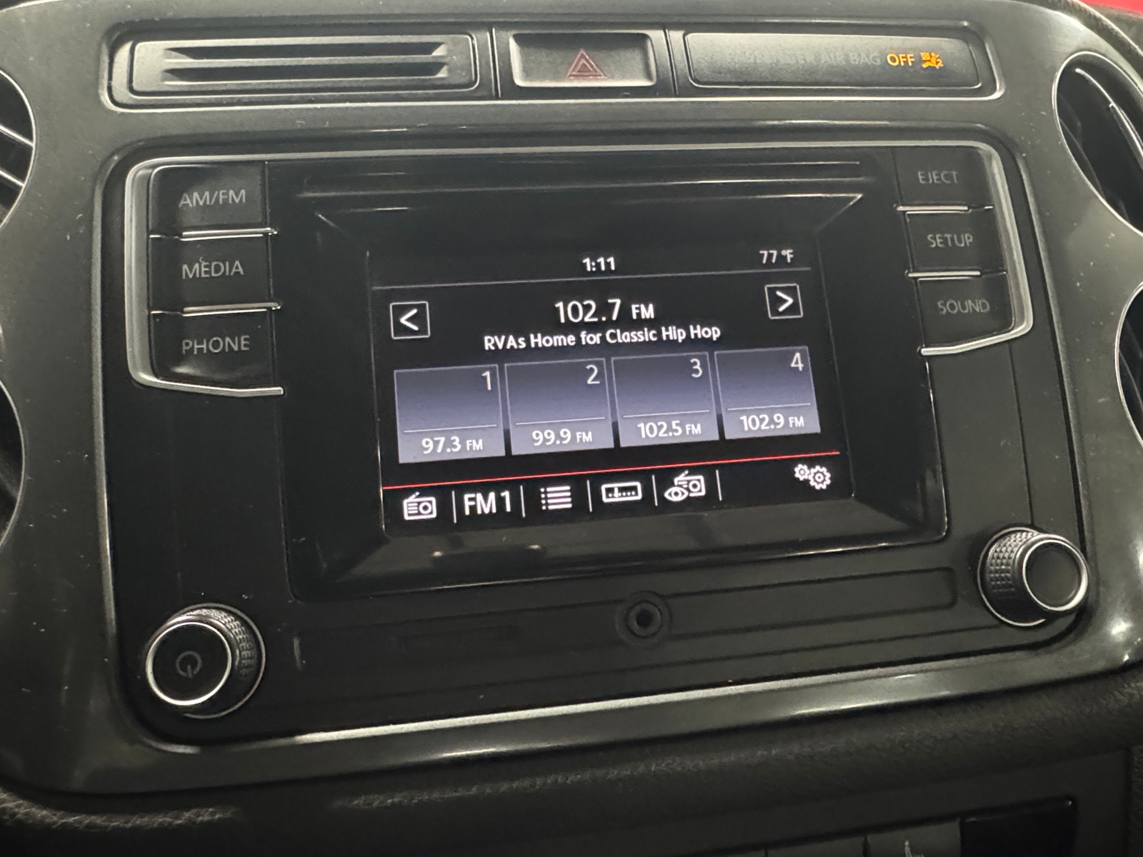 Thumbnail: 2016 Volkswagen Tiguan - 4