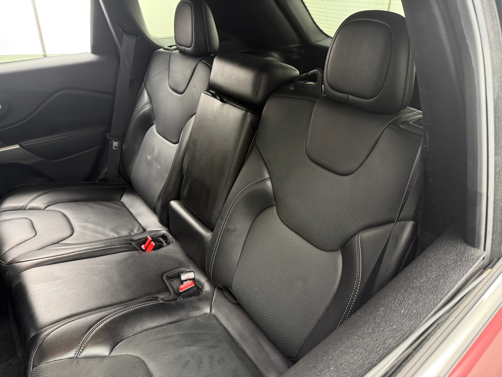 Thumbnail: 2019 Jeep Cherokee - 5