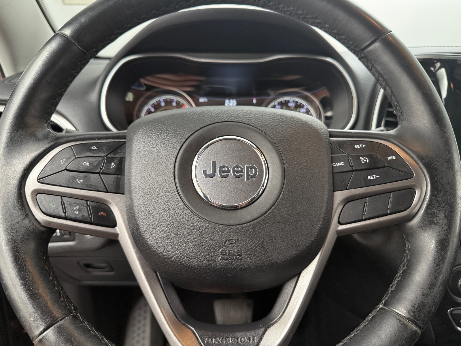 Thumbnail: 2019 Jeep Cherokee - 4