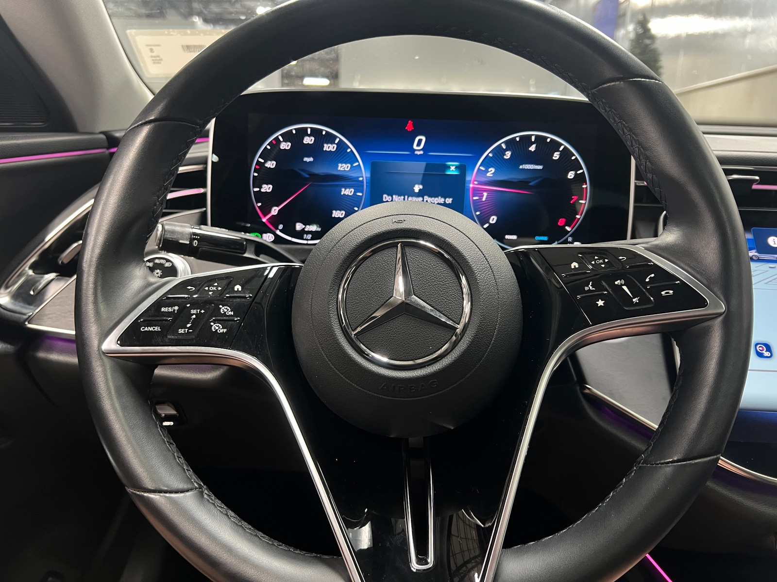 Thumbnail: 2025 Mercedes-Benz E-Class - 4