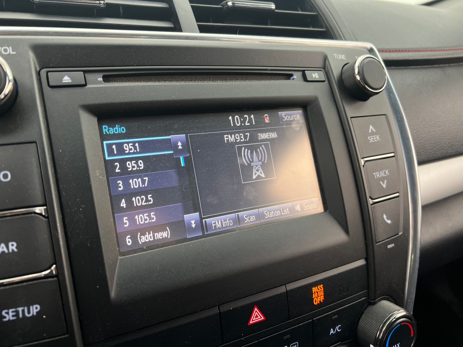 Thumbnail: 2016 Toyota Camry - 4