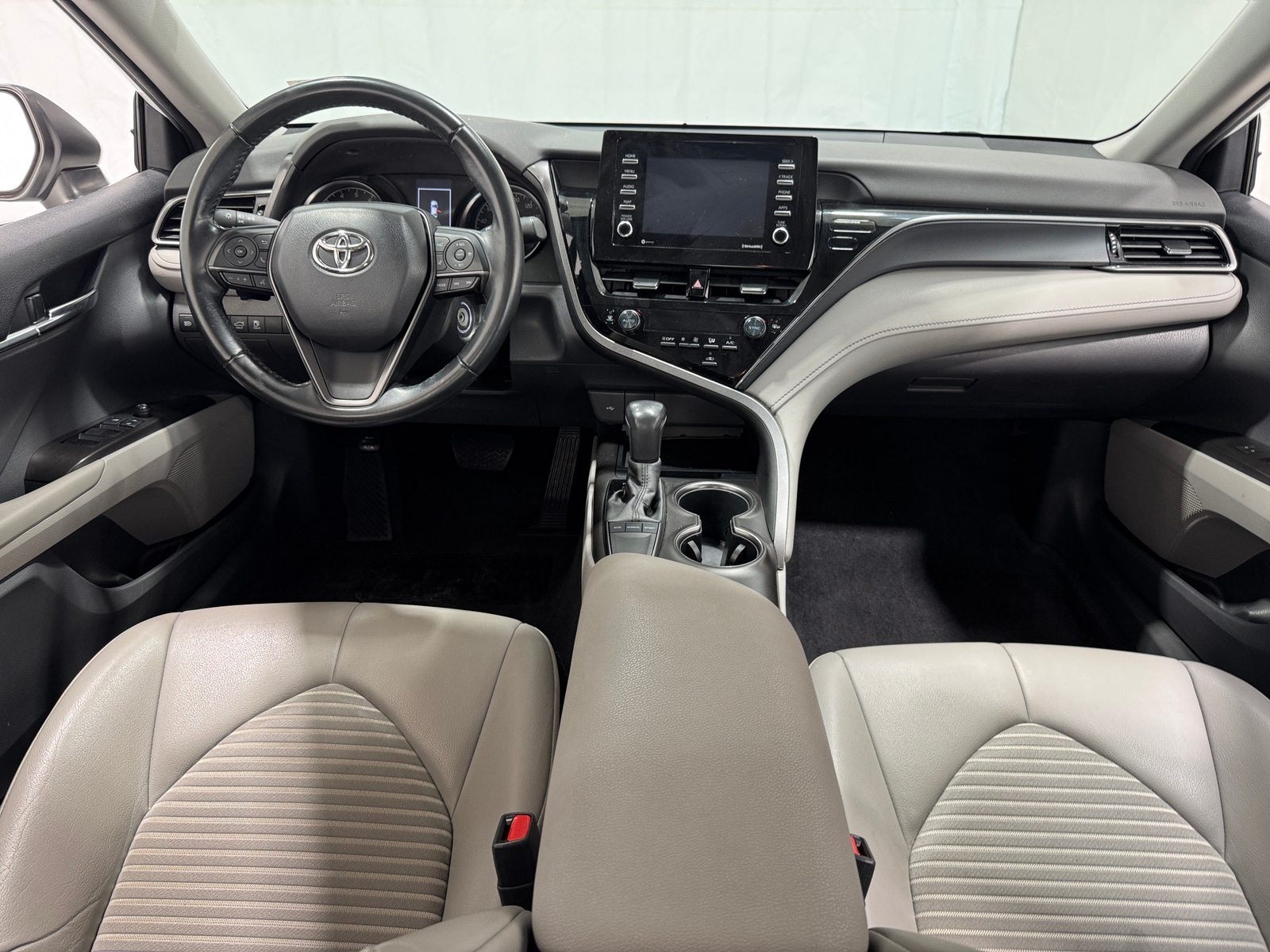 Thumbnail: 2022 Toyota Camry - 3