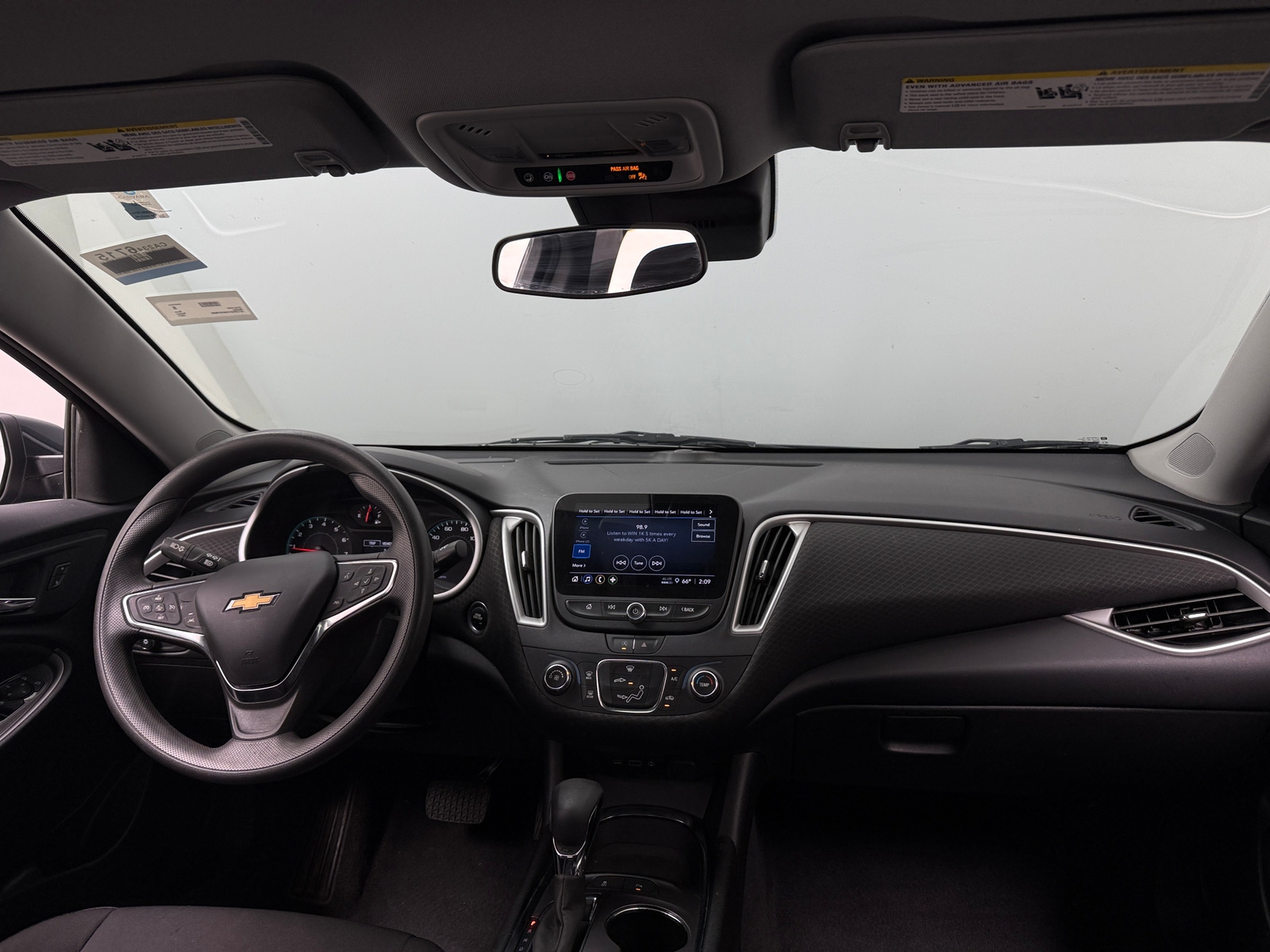 Thumbnail: 2021 Chevrolet Malibu - 3