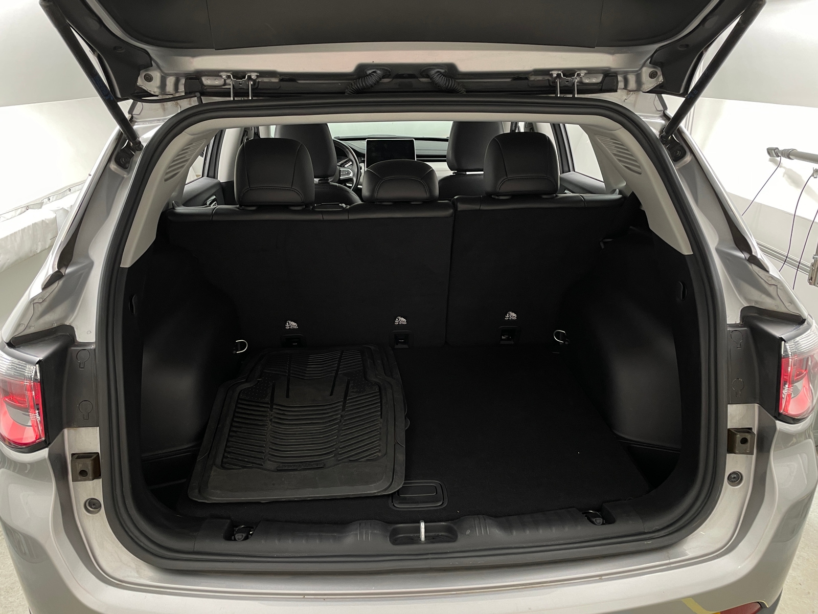 Thumbnail: 2022 Jeep Compass - 6